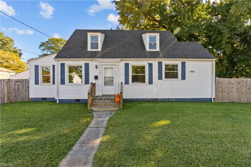 Photo of 717 Lanier Crescent, Portsmouth, VA 23707 (MLS # 10607629)