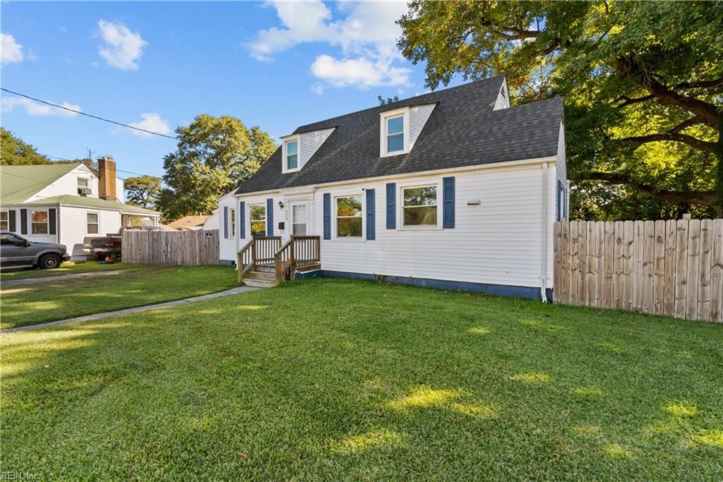 Photo of 717 Lanier Crescent, Portsmouth, VA 23707 (MLS # 10607629)