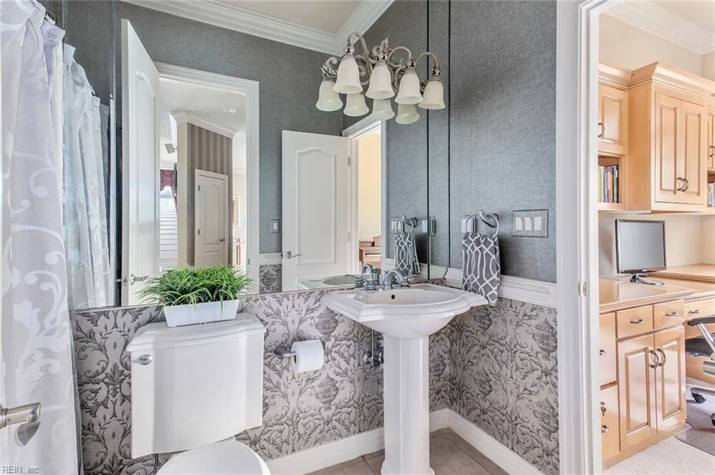 Suffolk, Virginia 23435, United States, 5 Bedrooms Bedrooms, ,5 BathroomsBathrooms,Residential,Active,197091