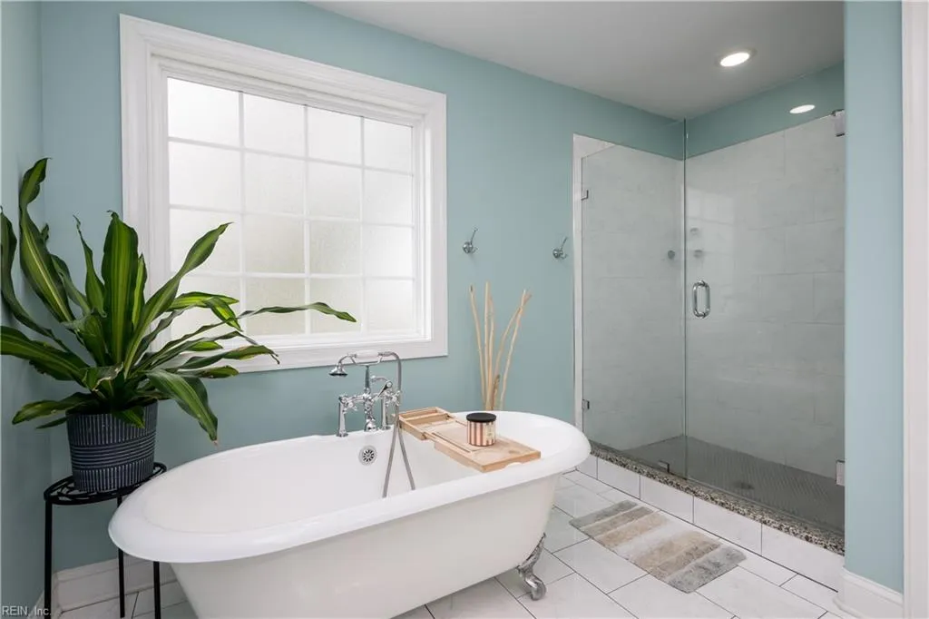 Norfolk, Virginia 23503, United States, 4 Bedrooms Bedrooms, ,3 BathroomsBathrooms,Residential,Active,188437