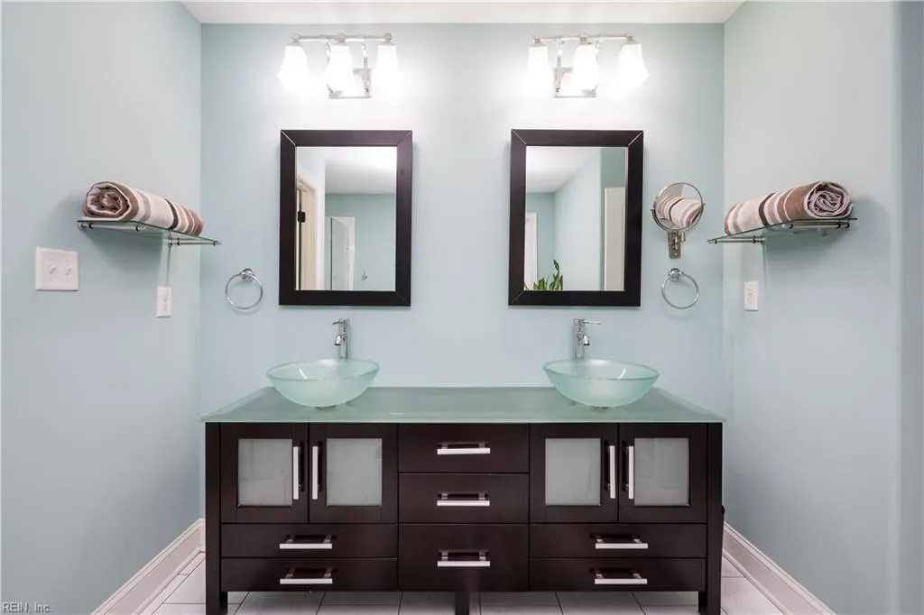 Norfolk, Virginia 23503, United States, 4 Bedrooms Bedrooms, ,3 BathroomsBathrooms,Residential,Active,188437