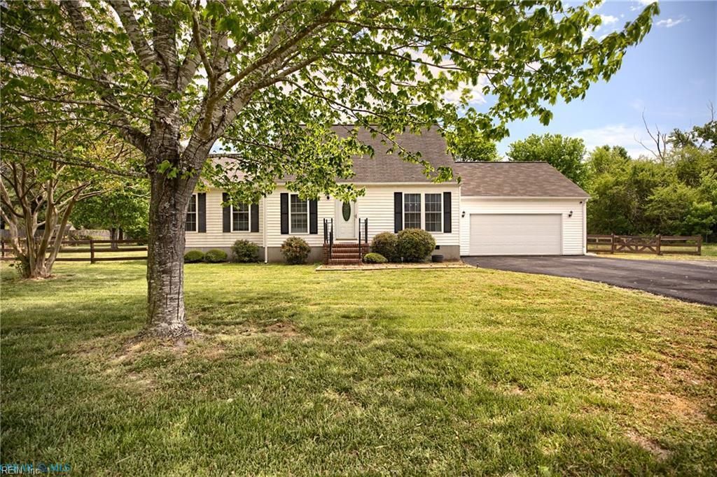 Photo of 6727 Harvest Circle, Gloucester, VA 23061 (MLS # 10631970)