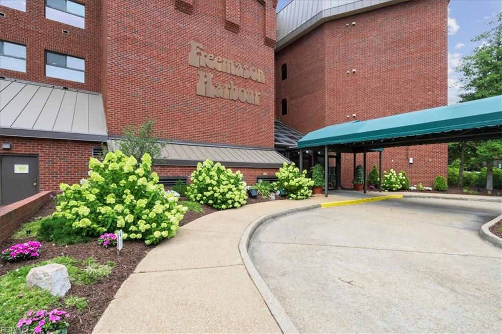 Photo of 255 College Cross #86, Norfolk, VA 23510 (MLS # 10630520)