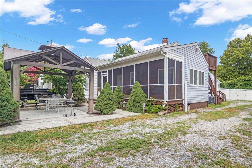Photo of 1027 Winward Road, Norfolk, VA 23513 (MLS # 10644578)