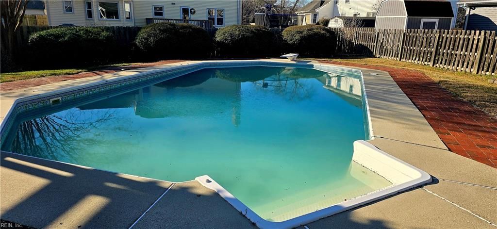 Photo of 1425 Ashburnham Arch, Virginia Beach, VA 23456 (MLS # 10618470)