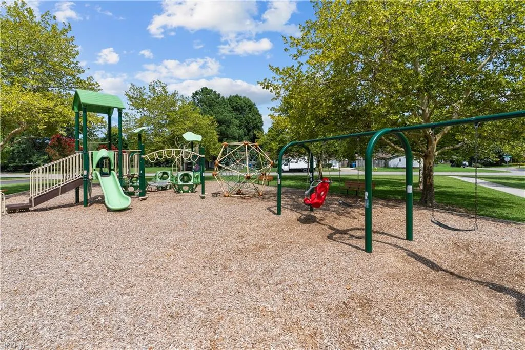 Virginia Beach, Virginia 23453, United States, 3 Bedrooms Bedrooms, ,2 BathroomsBathrooms,Residential,Active,178710