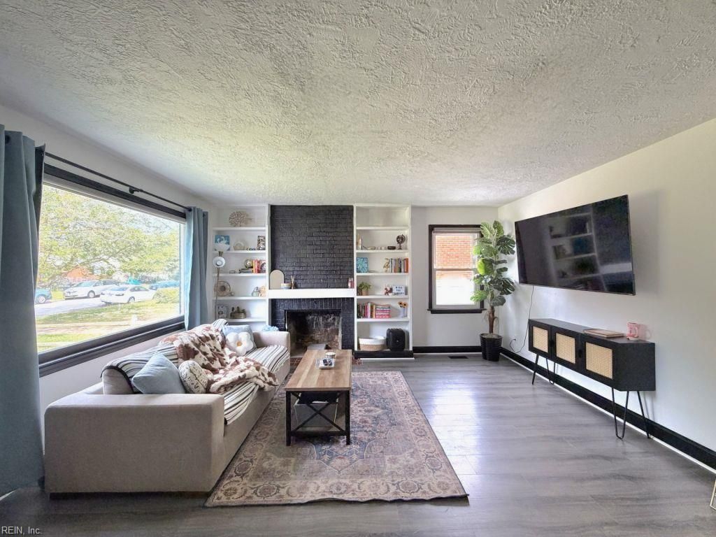 Photo of 8 S Greenfield Avenue, Hampton, VA 23666 (MLS # 10630316)