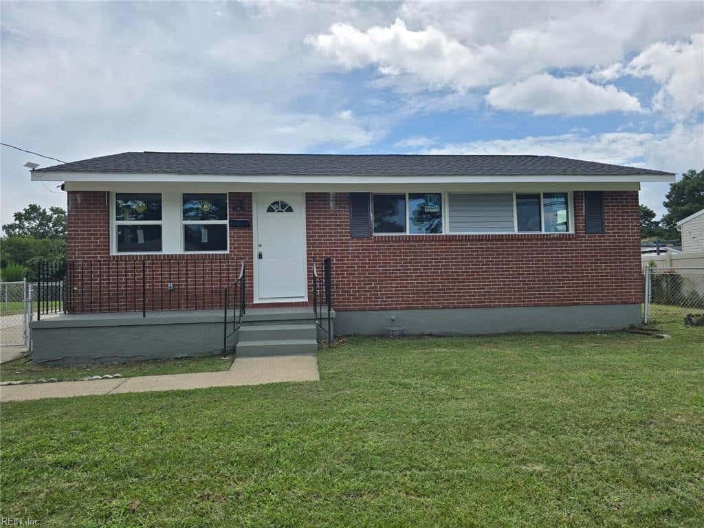 Photo of 919 Warfield Drive, Portsmouth, VA 23701 (MLS # 10647747)