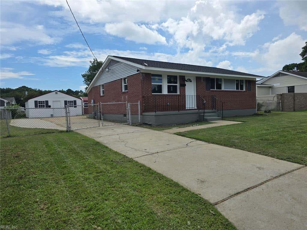 Photo of 919 Warfield Drive, Portsmouth, VA 23701 (MLS # 10647747)