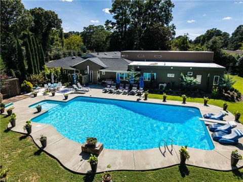 Photo of 916 Horseshoe Court, Virginia Beach, VA 23451 (MLS # 10653982)
