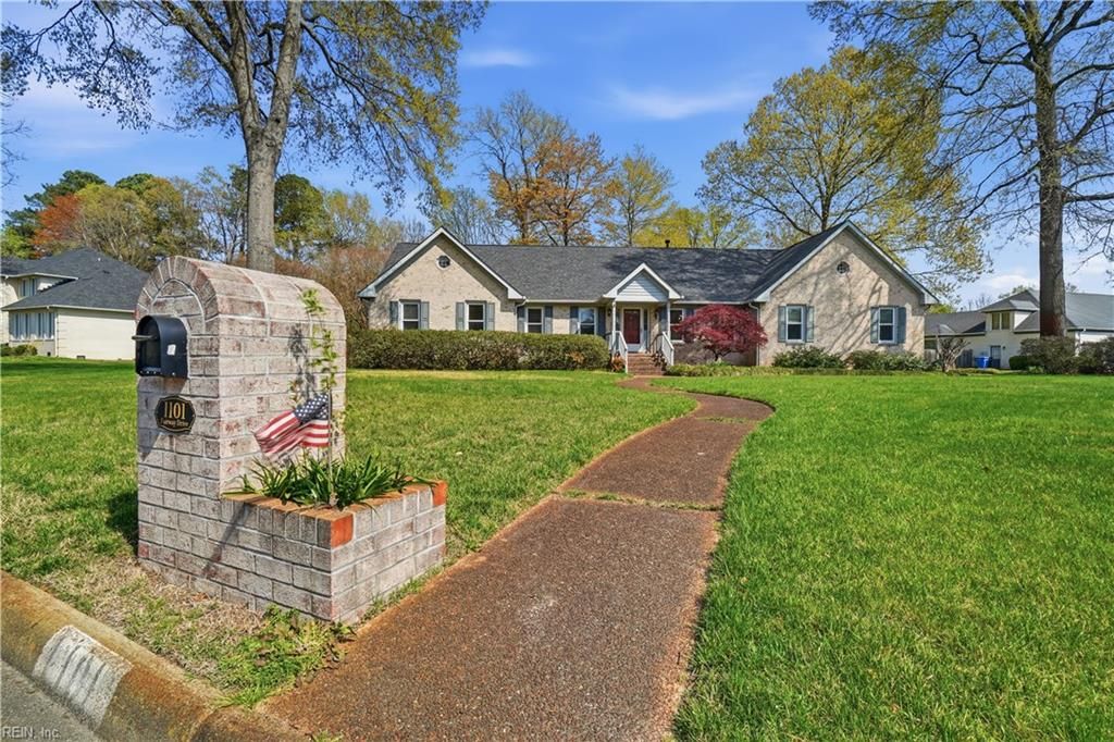 Photo of 1101 Fairway Drive, Chesapeake, VA 23320 (MLS # 10627171)