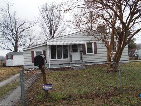 Photo of 902 W Russell Court, Newport News, VA 23605 (MLS # 10619439)