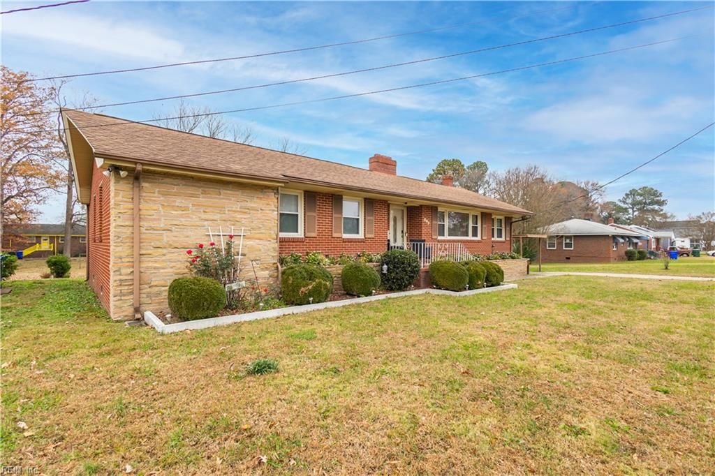 Photo of 207 Walnut Street, Suffolk, VA 23434 (MLS # 10612256)