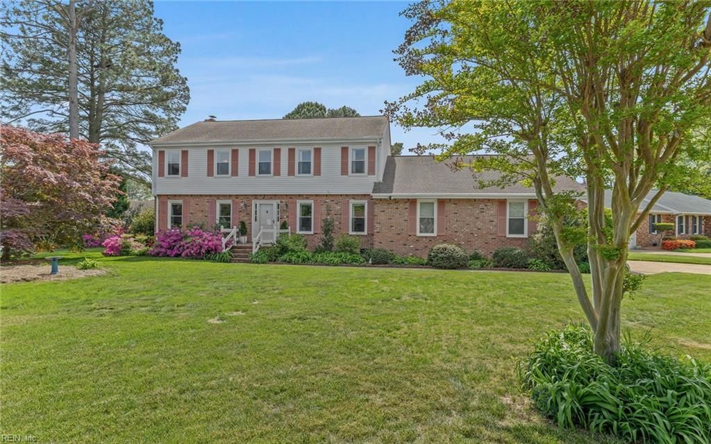 Photo of 1101 Kings Way Drive, Virginia Beach, VA 23455 (MLS # 10629579)