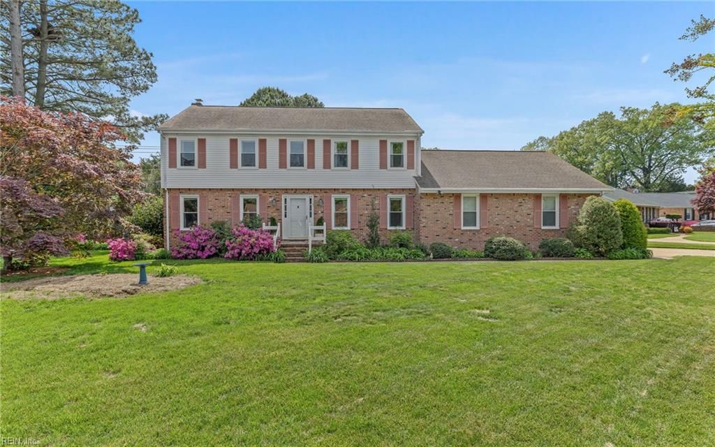 Photo of 1101 Kings Way Drive, Virginia Beach, VA 23455 (MLS # 10629579)