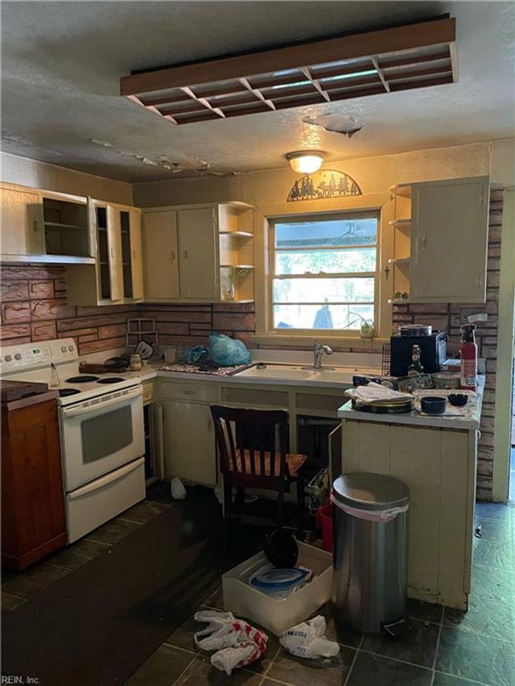 Photo of 121 Abilene Avenue, Norfolk, VA 23502 (MLS # 10634474)