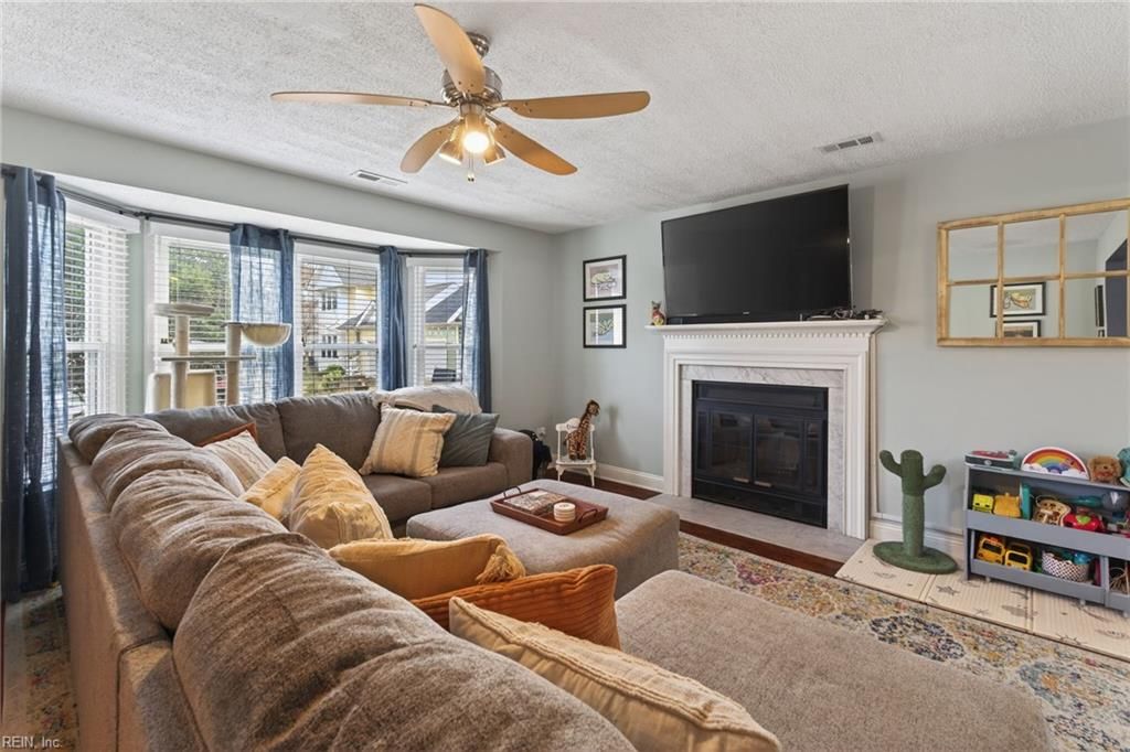 Photo of 117 Ghent Commons Court, Norfolk, VA 23517 (MLS # 10614902)