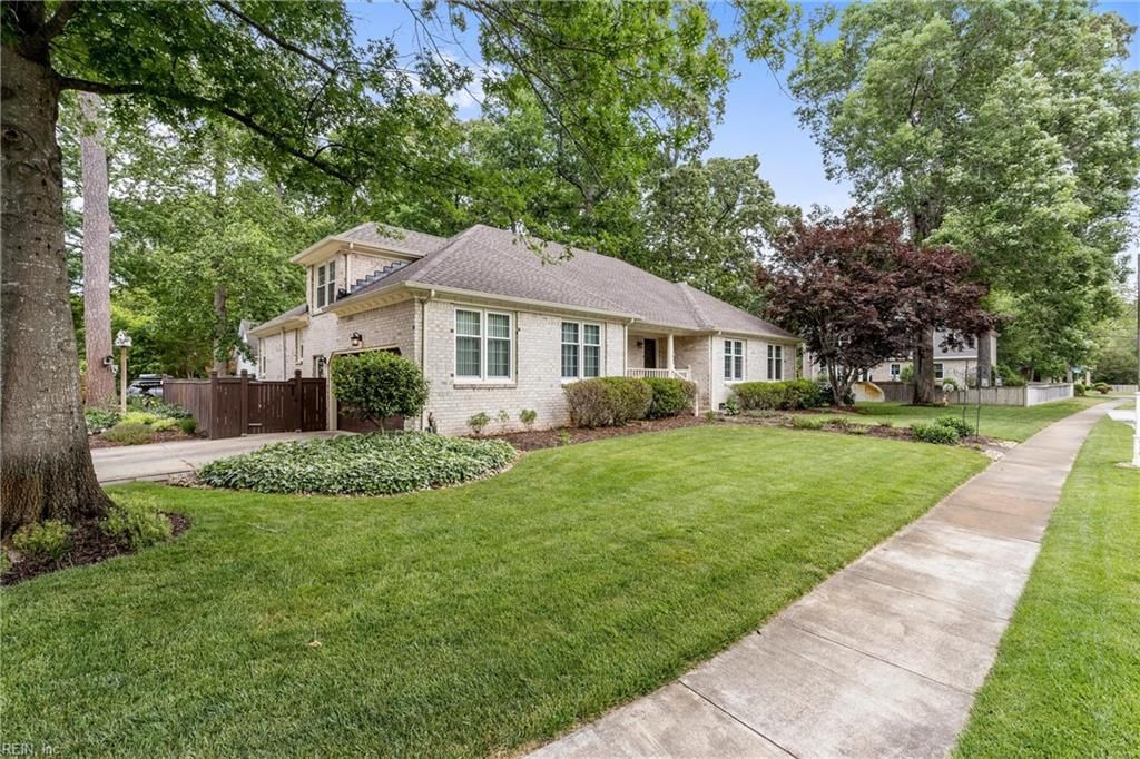Photo of 230 Marina Reach, Chesapeake, VA 23320 (MLS # 10633810)