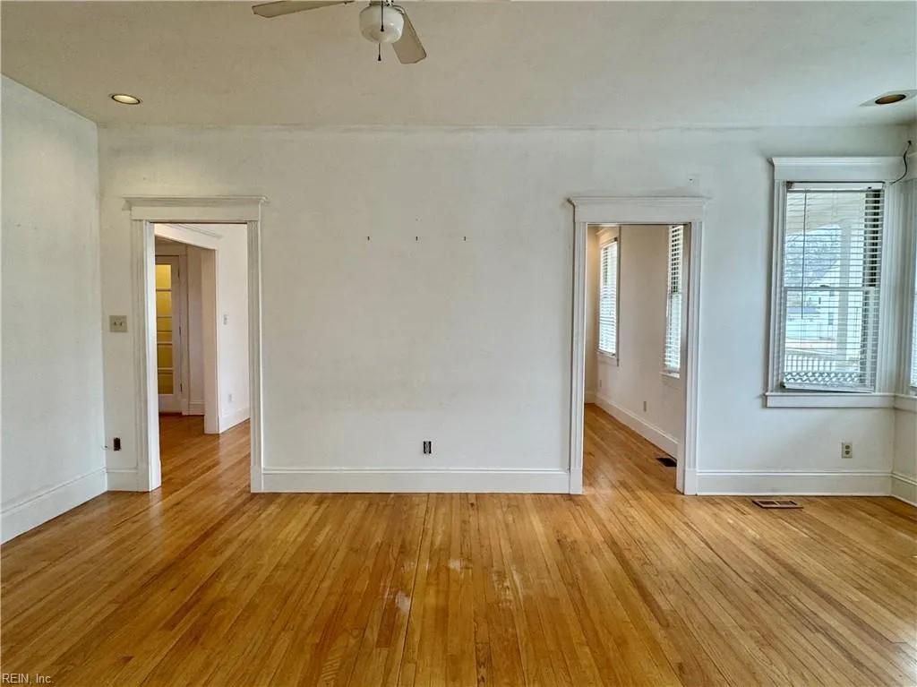 Norfolk, Virginia 23503, United States, 3 Bedrooms Bedrooms, ,3 BathroomsBathrooms,Residential,Pending,84092