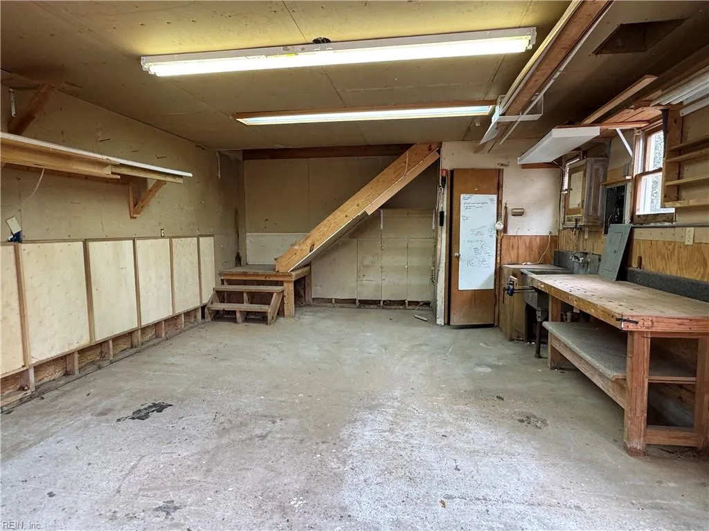 Norfolk, Virginia 23503, United States, 3 Bedrooms Bedrooms, ,3 BathroomsBathrooms,Residential,Pending,84092