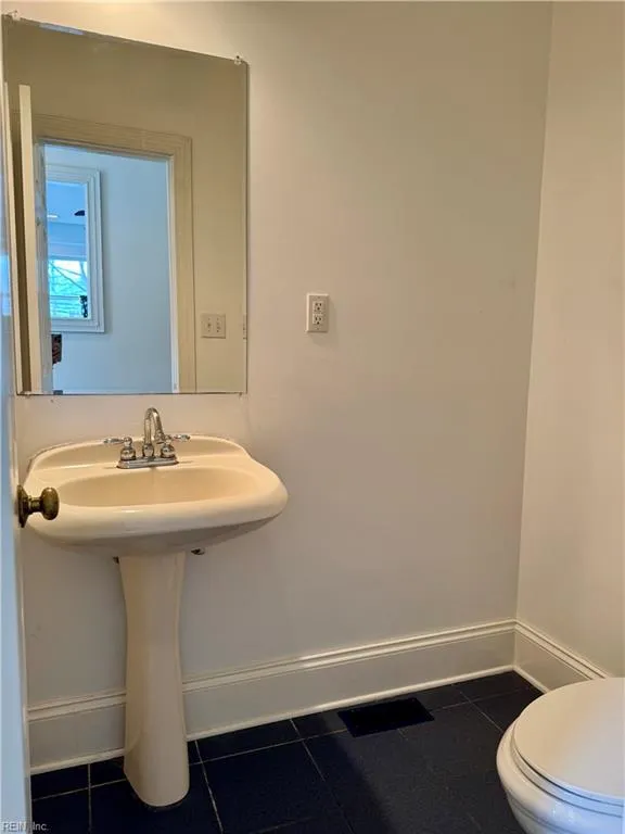 Norfolk, Virginia 23503, United States, 3 Bedrooms Bedrooms, ,3 BathroomsBathrooms,Residential,Pending,84092