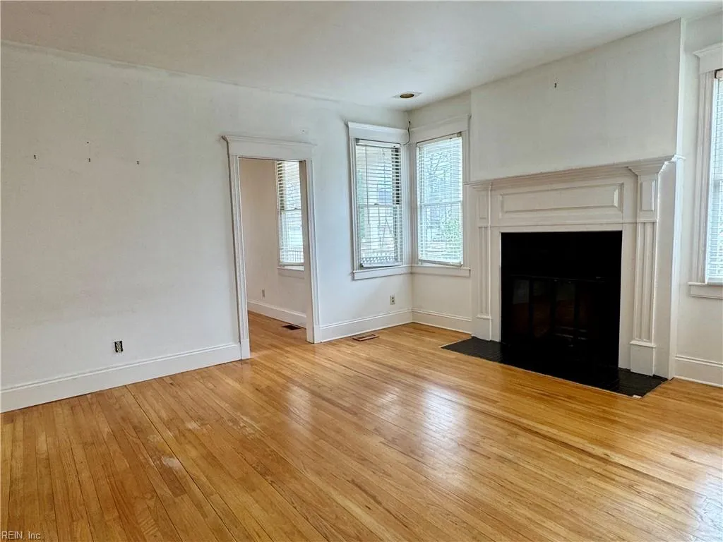 Norfolk, Virginia 23503, United States, 3 Bedrooms Bedrooms, ,3 BathroomsBathrooms,Residential,Pending,84092