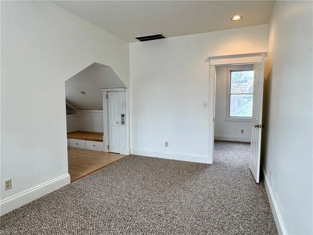 Norfolk, Virginia 23503, United States, 3 Bedrooms Bedrooms, ,3 BathroomsBathrooms,Residential,Pending,84092