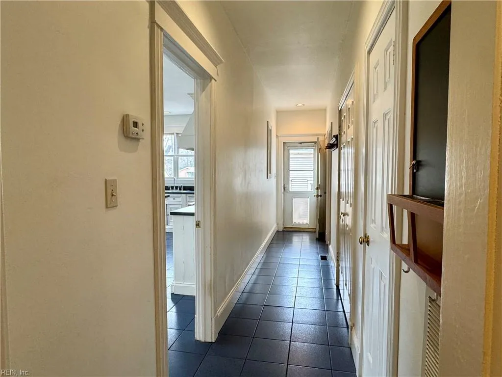 Norfolk, Virginia 23503, United States, 3 Bedrooms Bedrooms, ,3 BathroomsBathrooms,Residential,Pending,84092