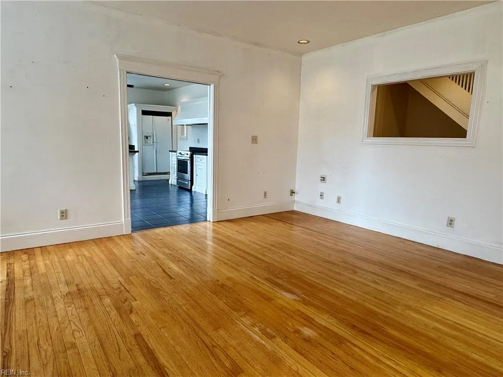 Norfolk, Virginia 23503, United States, 3 Bedrooms Bedrooms, ,3 BathroomsBathrooms,Residential,Pending,84092