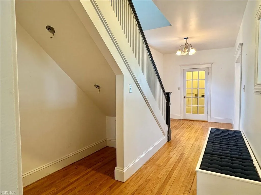 Norfolk, Virginia 23503, United States, 3 Bedrooms Bedrooms, ,3 BathroomsBathrooms,Residential,Pending,84092