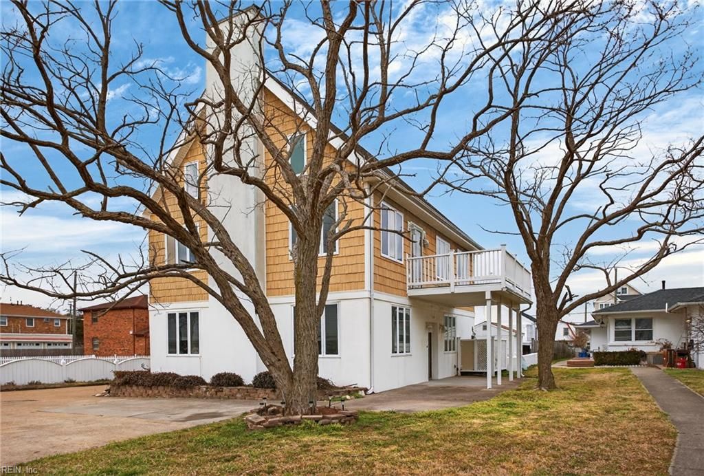 Photo of 1019 Little Bay Avenue, Norfolk, VA 23503 (MLS # 10620895)