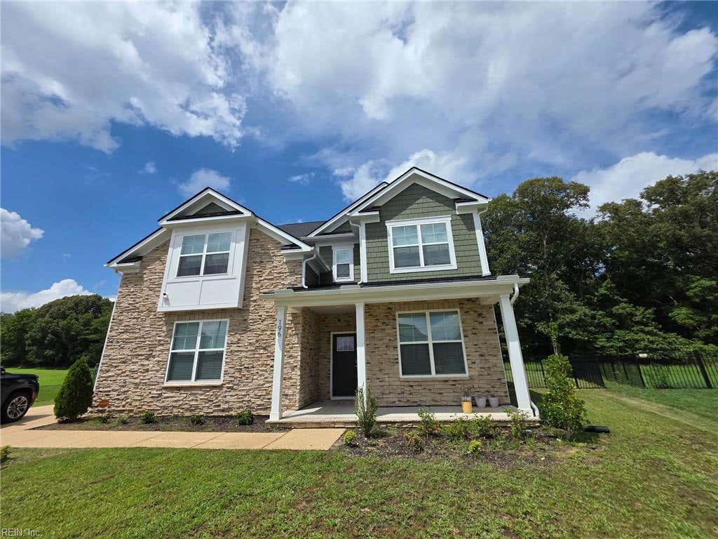 Photo of 196 Royal Blackheath, Smithfield, VA 23430 (MLS # 10648236)