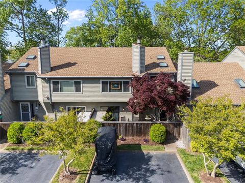 1526 Colonnade DR Virginia Beach VA 23451