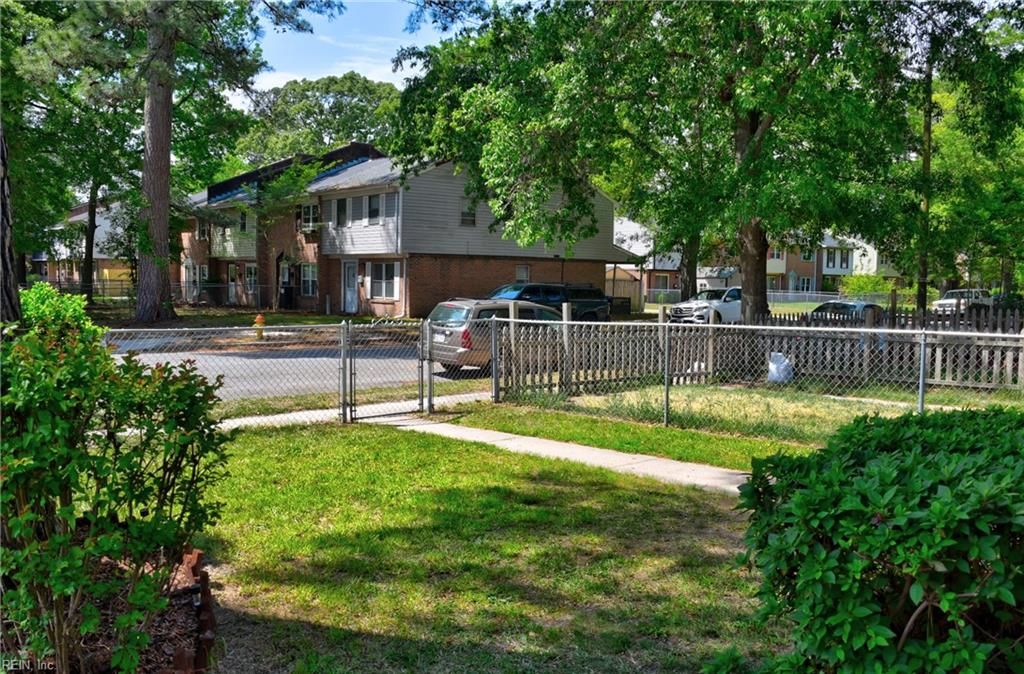 Photo of 112 Bristol Avenue, Norfolk, VA 23502 (MLS # 10631527)