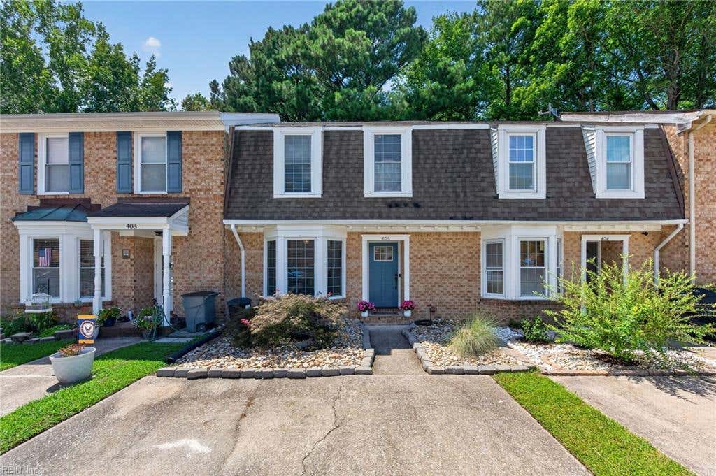 Photo of 406 Middle Oaks Drive, Chesapeake, VA 23322 (MLS # 10648248)