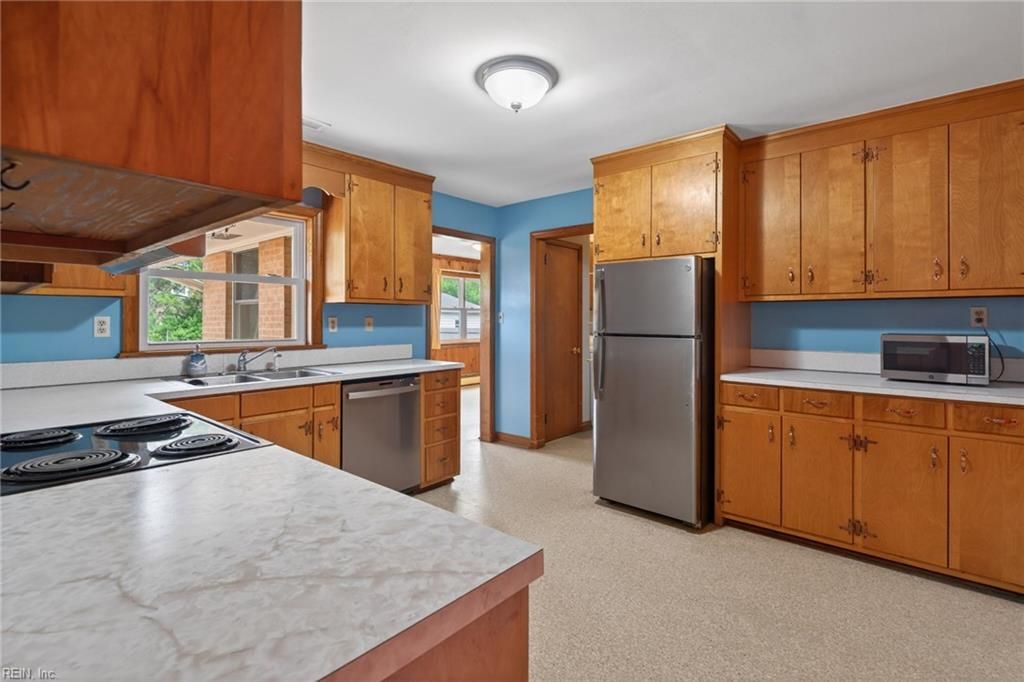 Photo of 110 Marvin Drive, Hampton, VA 23666 (MLS # 10644748)