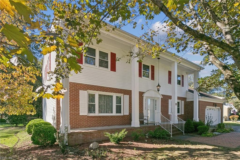 Photo of 11 Carriage Hill Drive, Poquoson, VA 23662 (MLS # 10606623)