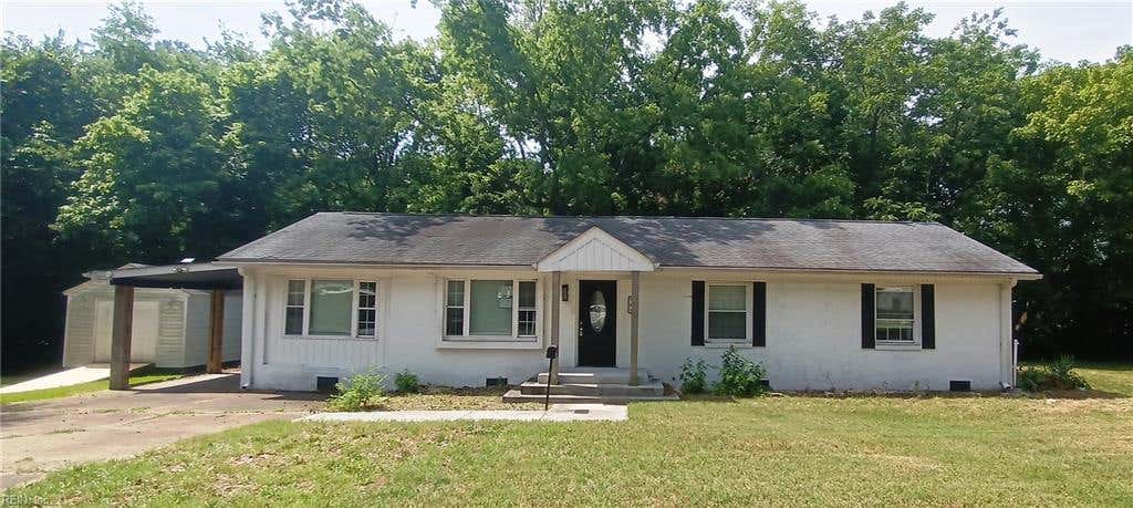 Photo of 103 ROCKBRIDGE Road, Portsmouth, VA 23707 (MLS # 10645077)