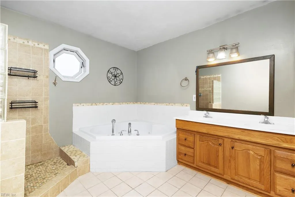 Virginia Beach, Virginia 23454, United States, 4 Bedrooms Bedrooms, ,3 BathroomsBathrooms,Residential,Active,155411