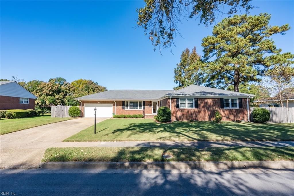 Photo of 2444 Everglades Road, Norfolk, VA 23518 (MLS # 10607649)