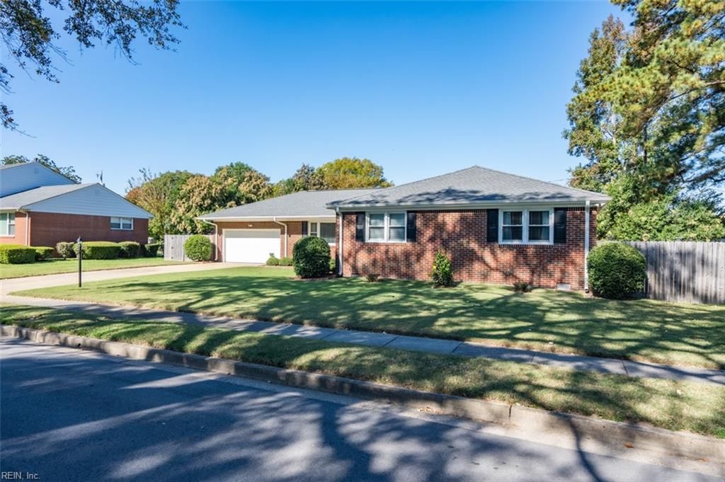 Photo of 2444 Everglades Road, Norfolk, VA 23518 (MLS # 10607649)