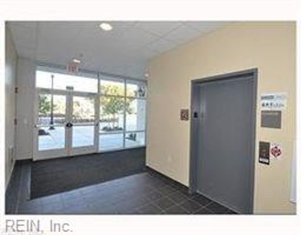 Photo of 801 Poindexter Street #315, Chesapeake, VA 23324 (MLS # 10625304)