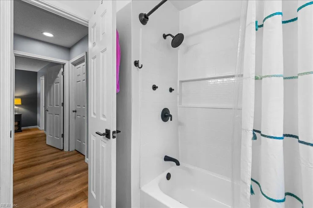 Virginia Beach, Virginia 23456, United States, 3 Bedrooms Bedrooms, ,3 BathroomsBathrooms,Residential,Active,191795