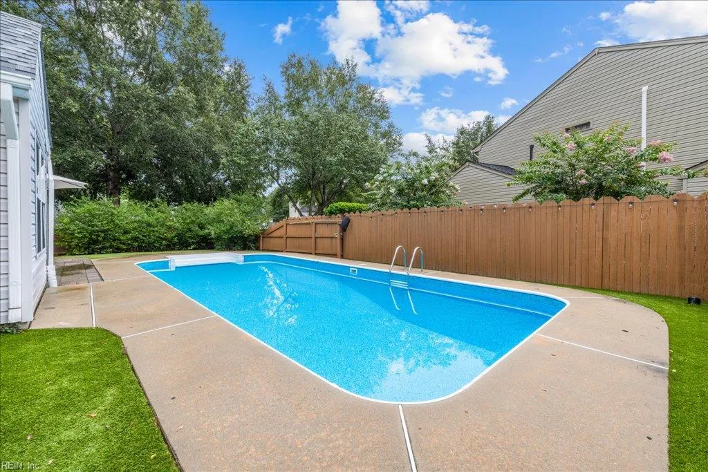 Virginia Beach, Virginia 23456, United States, 3 Bedrooms Bedrooms, ,3 BathroomsBathrooms,Residential,Active,191795