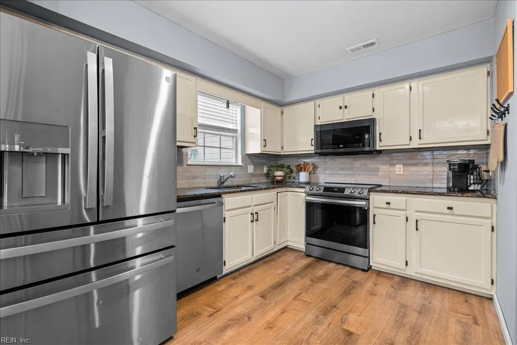 Virginia Beach, Virginia 23456, United States, 3 Bedrooms Bedrooms, ,3 BathroomsBathrooms,Residential,Active,191795