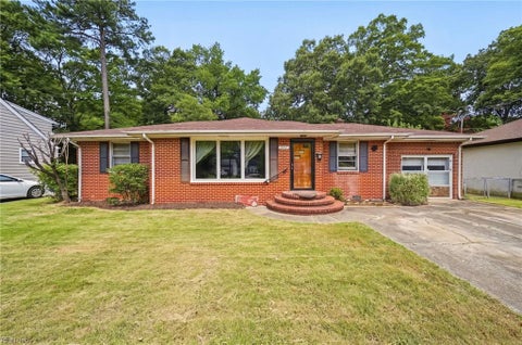 Photo of 3626 Wedgefield Avenue, Norfolk, VA 23502 (MLS # 10645870)