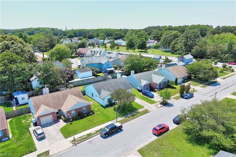 Single Family Residence in Virginia Beach VA 1713 Pathfinder Drive.jpg