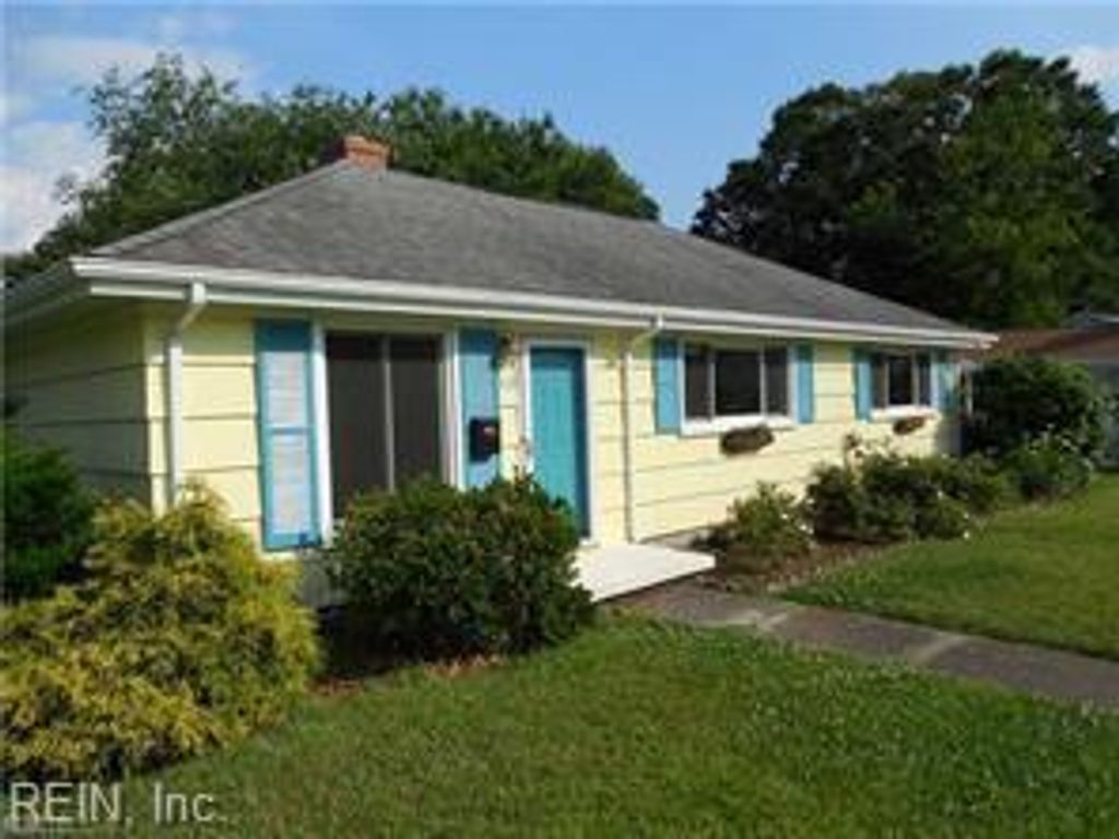 Photo of 9420 Willow Terrace, Norfolk, VA 23503 (MLS # 10615945)