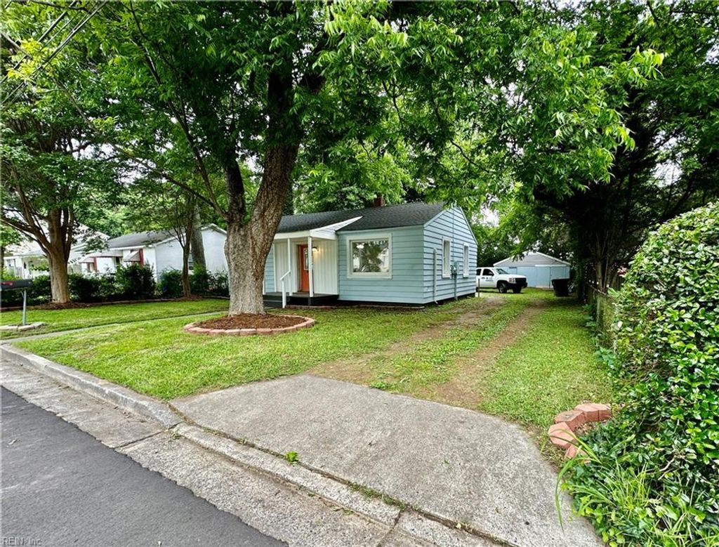 Photo of 47 Pollux Circle W, Portsmouth, VA 23701 (MLS # 10624333)