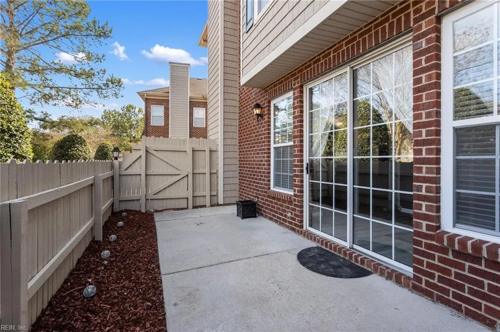 Virginia Beach, Virginia 23455, United States, 2 Bedrooms Bedrooms, ,3 BathroomsBathrooms,Residential,Active,98806